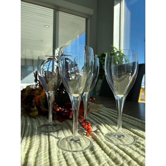 Set of 4 Gorgeous, Simple Crystal Goblets by Crate and Barrel - Picture 1 of 7